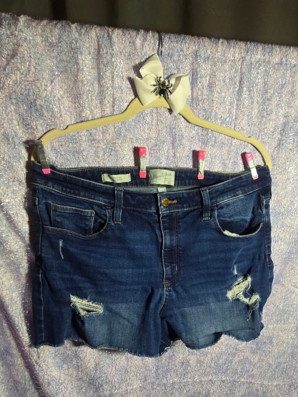 Universal Thread High-Rise Distressed Cut-Off Denim Shorts Medium Wash